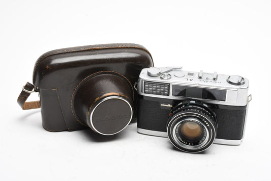 Minolta AL 35mm Rangefinder camera, Case, Meter works, no shutter, Parts or Repair