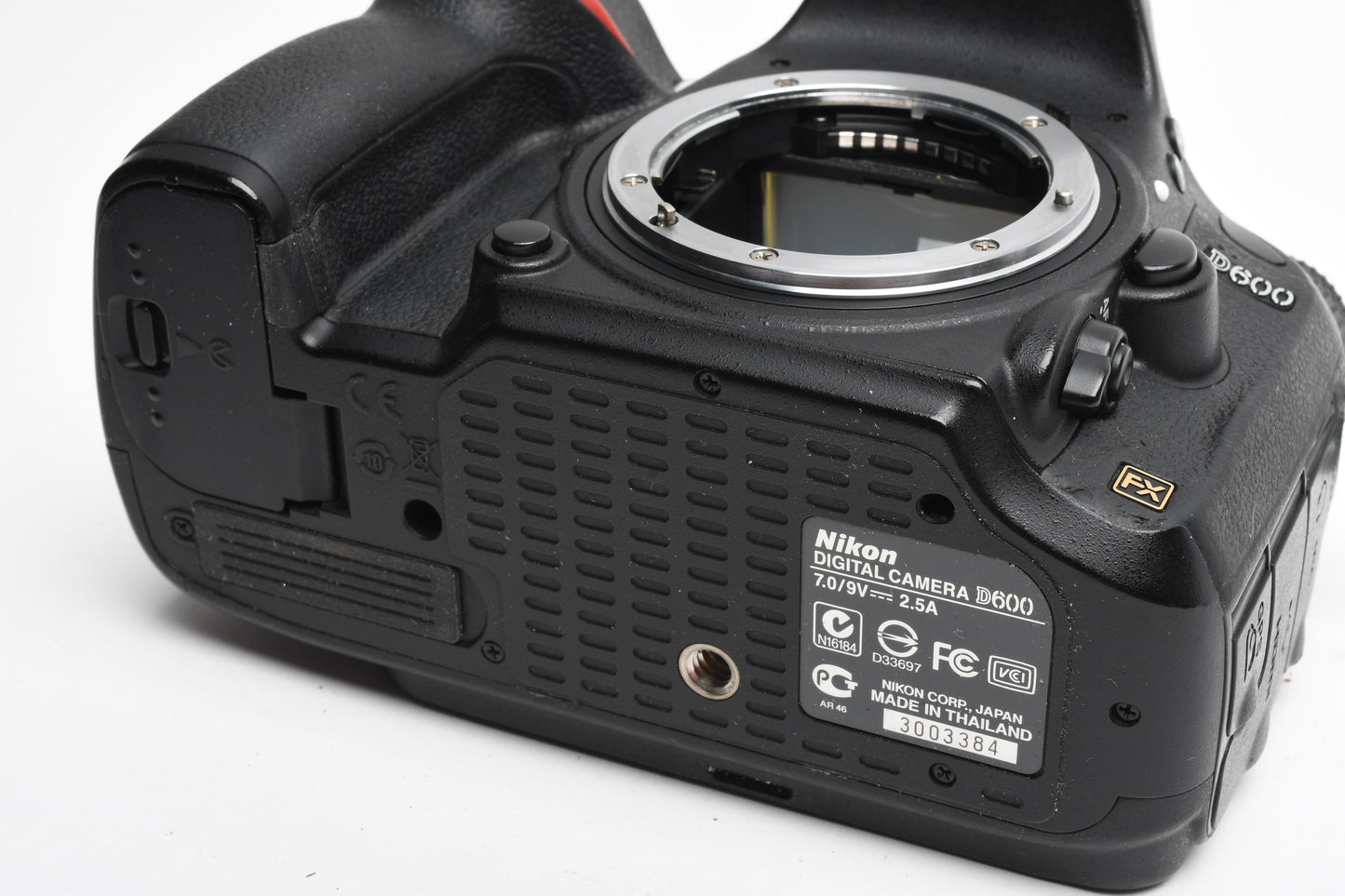 Nikon D600 DSLR Body w/Batt, charger, strap, Only 17K Acts, Tested
