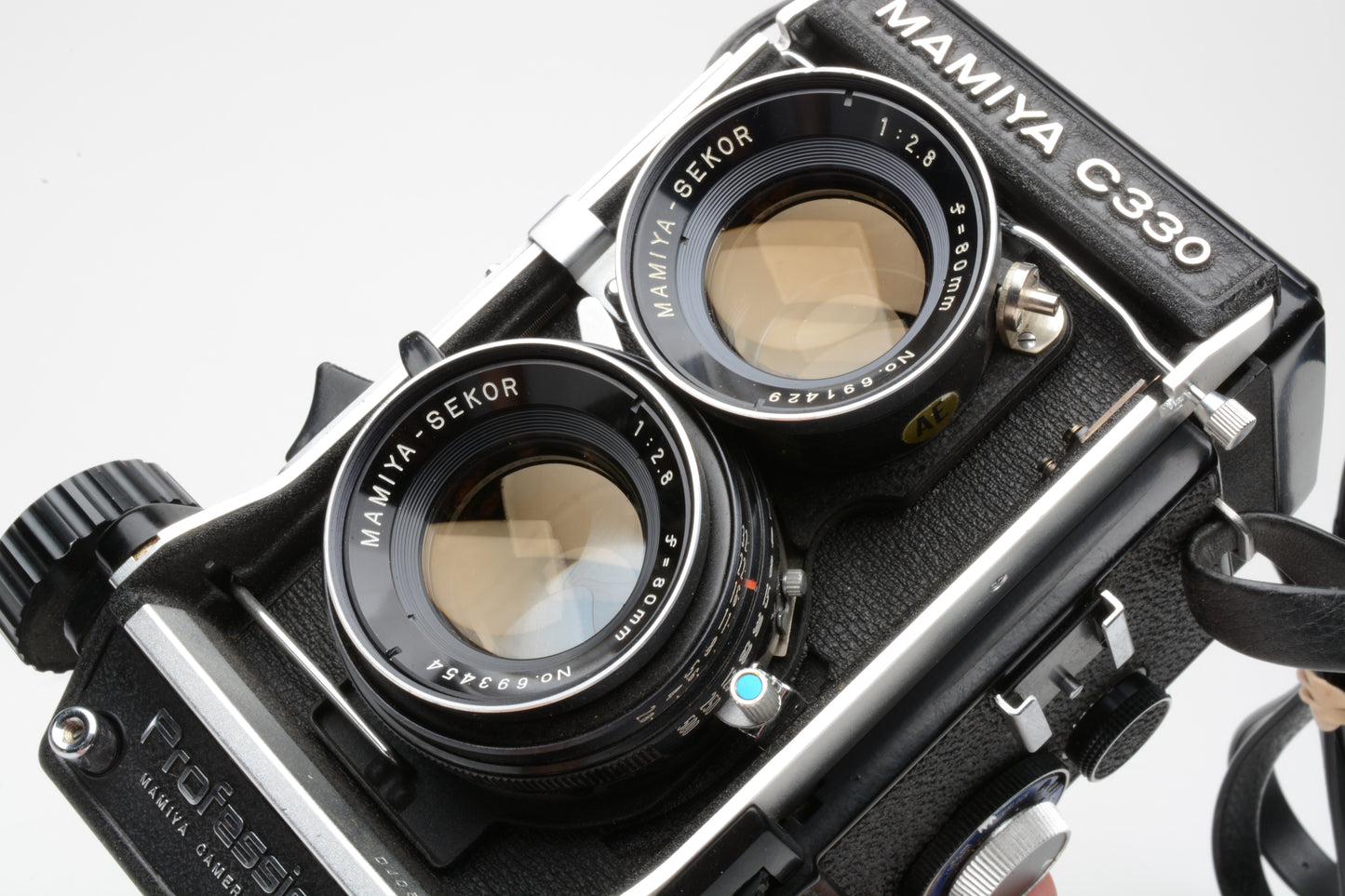 Mamiya C330 Professional 120 TLR camera w/80mm f2.8 lens, strap, tested, great!