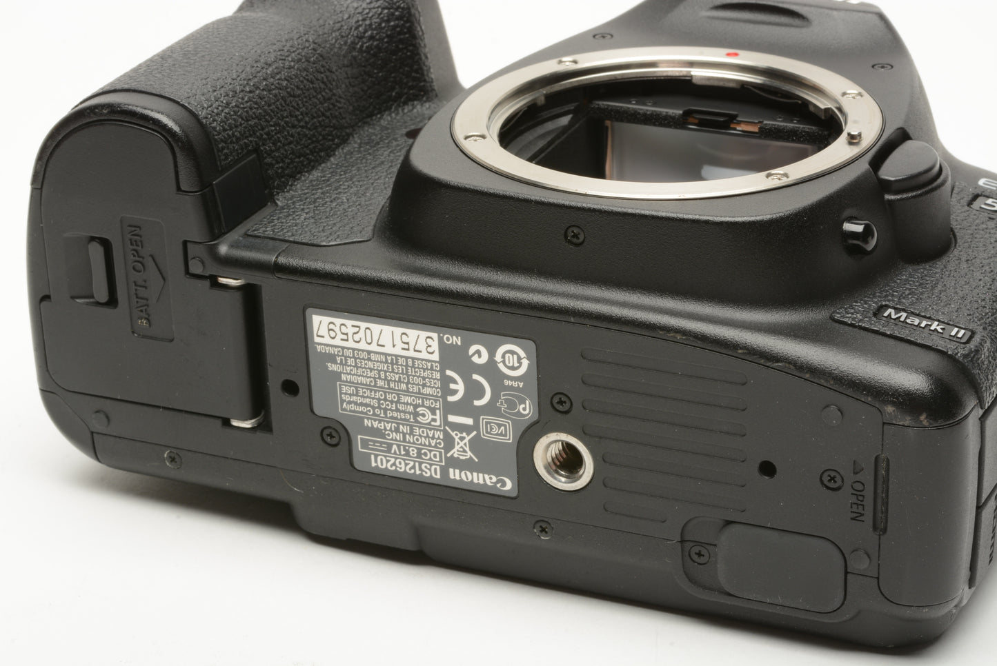 Canon EOS 5D Mark II DSLR Body, 2batts, Charger, Only 16K acts, Nice!