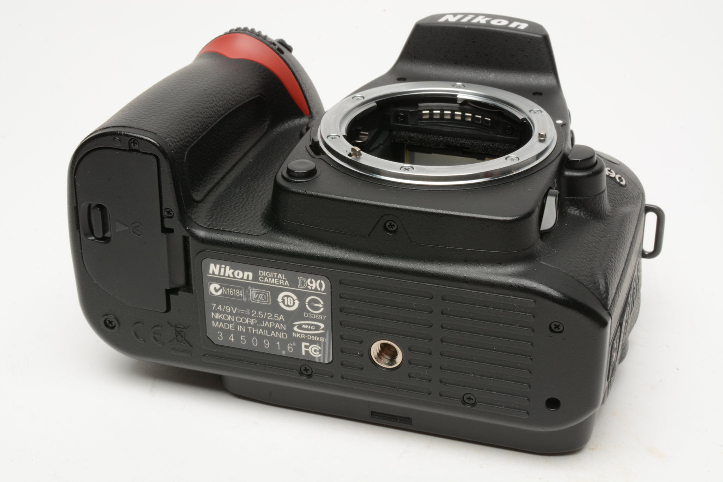 Nikon D90 DSLR body, batt, charger, strap, Only 9552 Acts, very clean, tested