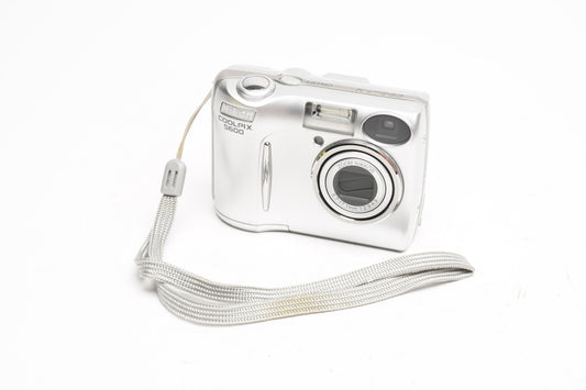 Nikon Coolpix 5600 5.1MP Digital Point&Shoot camera, Strap, Great!