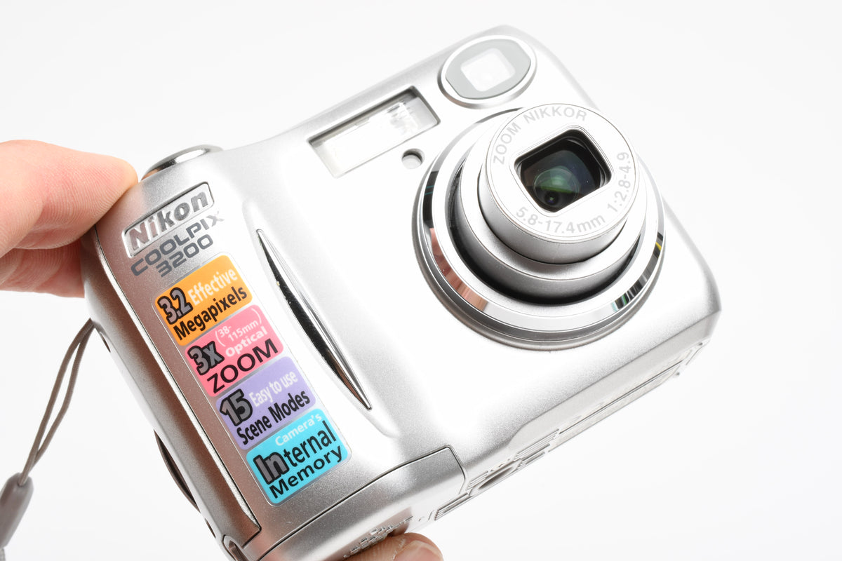 Nikon Coolpix 3200 3.2MP Digital Point&Shoot camera, Strap, Great!