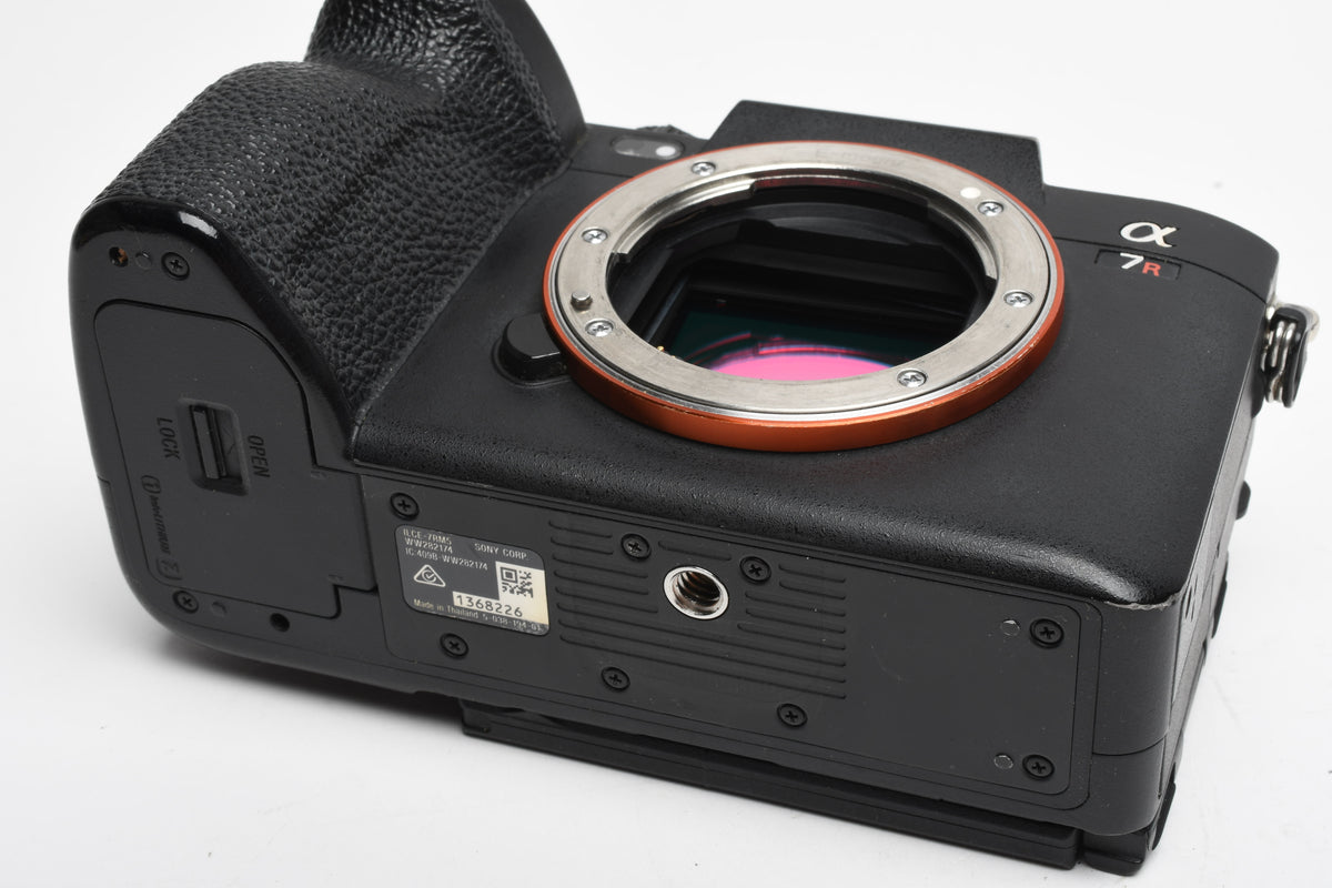 Sony A7R V Mirrorless body, 83K Acts, batt, charger, Fully tested, Good!