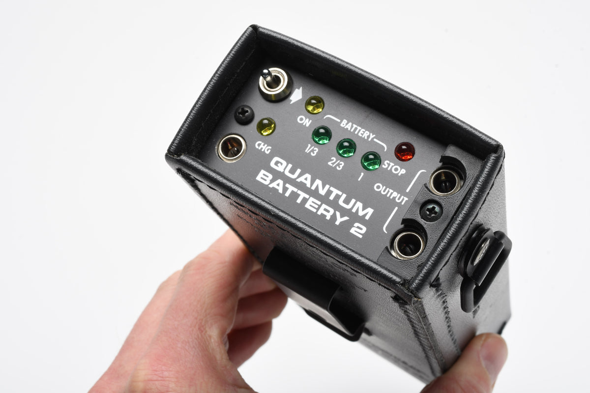 Quantum Battery 2 Flash power w/AC Adapter/charger, Tested, Great!