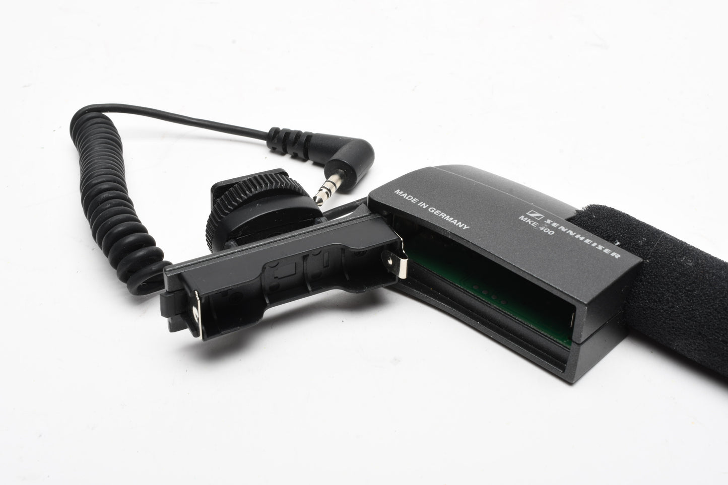 Sennheiser MKE 400 Compact Video Camera Shotgun Microphone MKE400