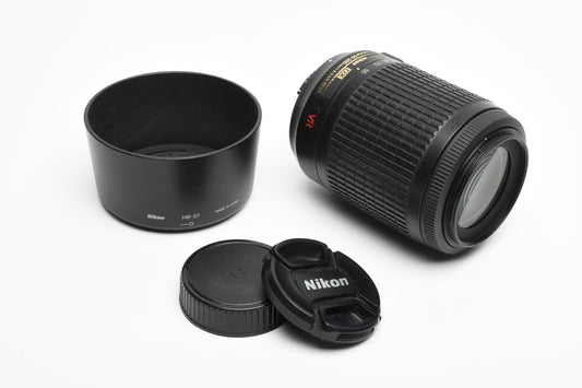 Nikon AF-S Nikkor 55-200mm F4-5.6G ED DX VR zoom lens, Caps+Hood