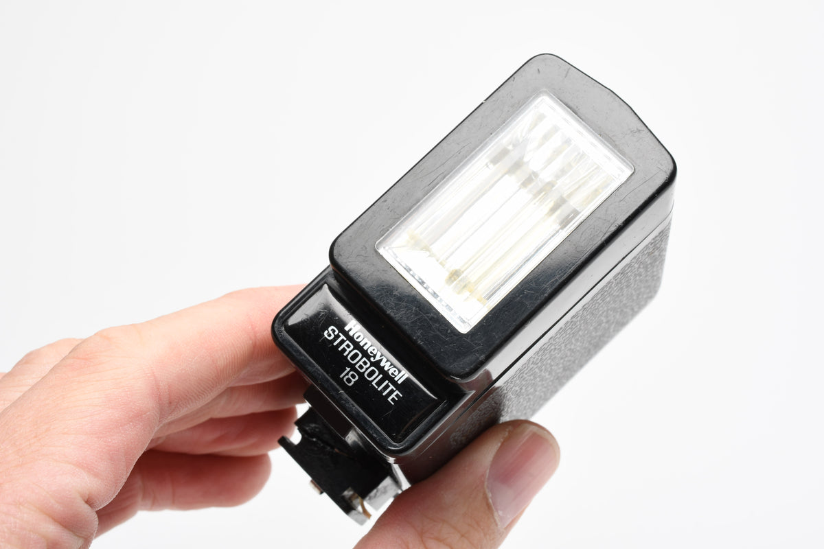 Honeywell Strobolite 18 Compact flash w/Sync cord, Tested, Nice