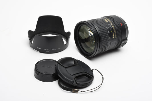 Nikon AF-S Nikkor 18-200mm F3.5-5.6 G ED VR DX zoom lens, clean! +Hood