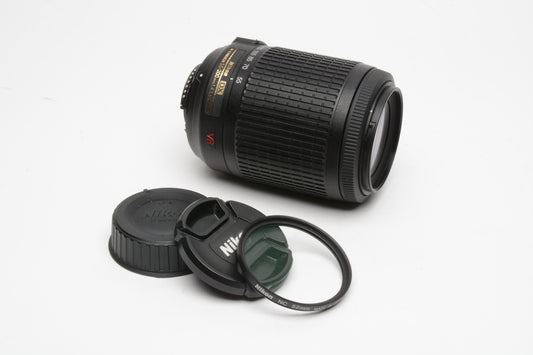 Nikon AF-S 55-200mm f4-5.6G ED VR DX, caps + UV filter +Pouch , very clean