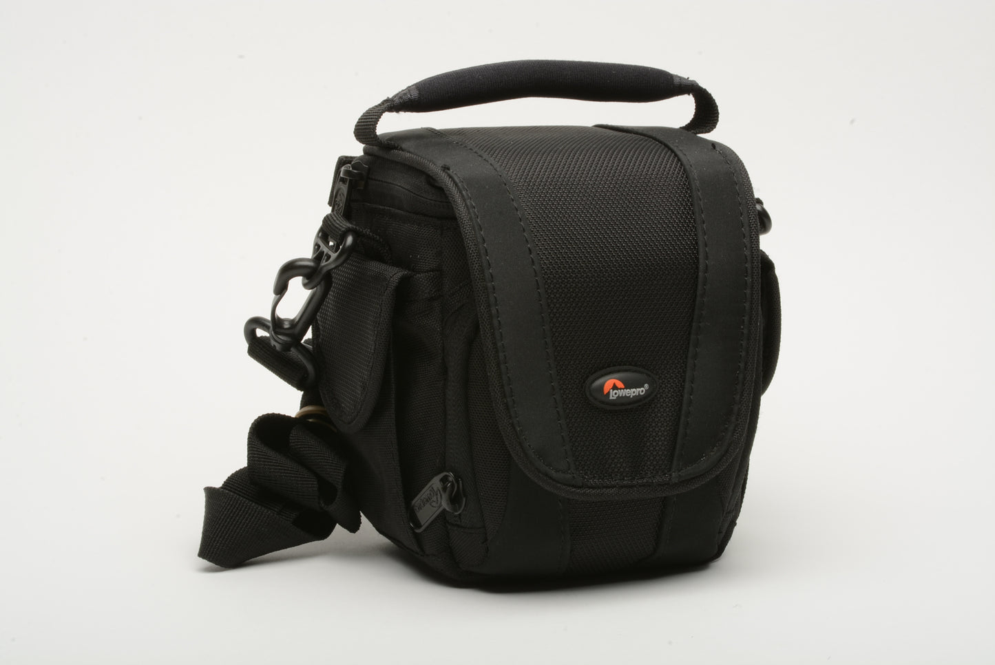 Olympus SP570UZ Digital Point&Shoot, Lowepro case, strap, cap, and 2X 32MB XD cards
