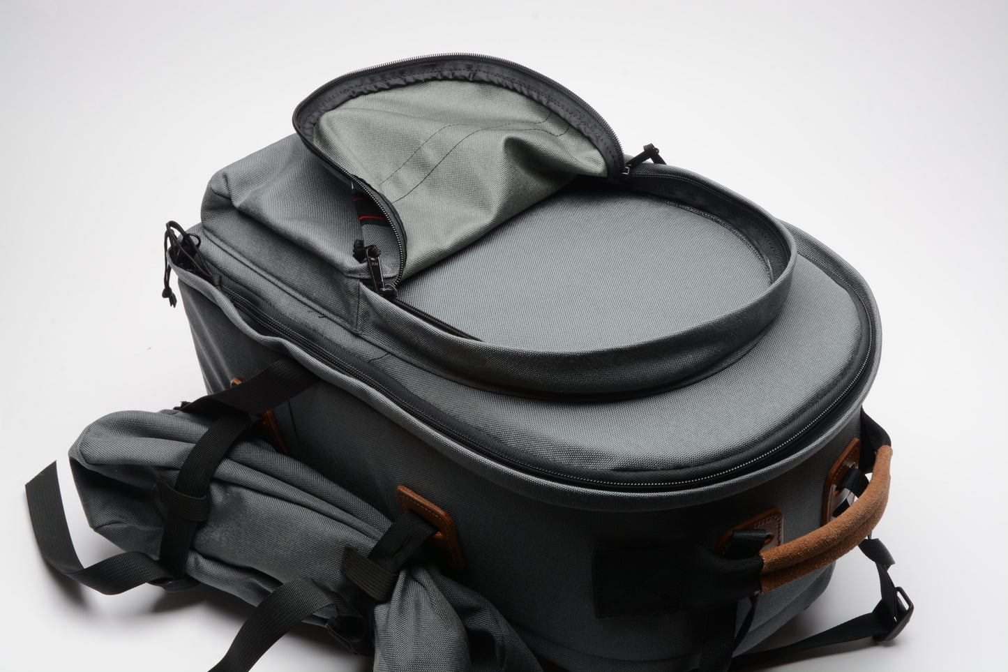 Tamrac Backpack (1980/1990s style) Gray, Side pockets, Great! ~17x12x7"