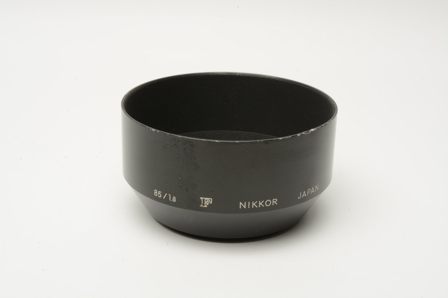 Nikon F Nikkor 85mm f1.8 Screw On Metal Lens Hood 52mm