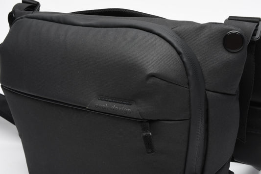 Peak Design 6L Black Everyday Sling Camera bag, Mint-, Barely Used