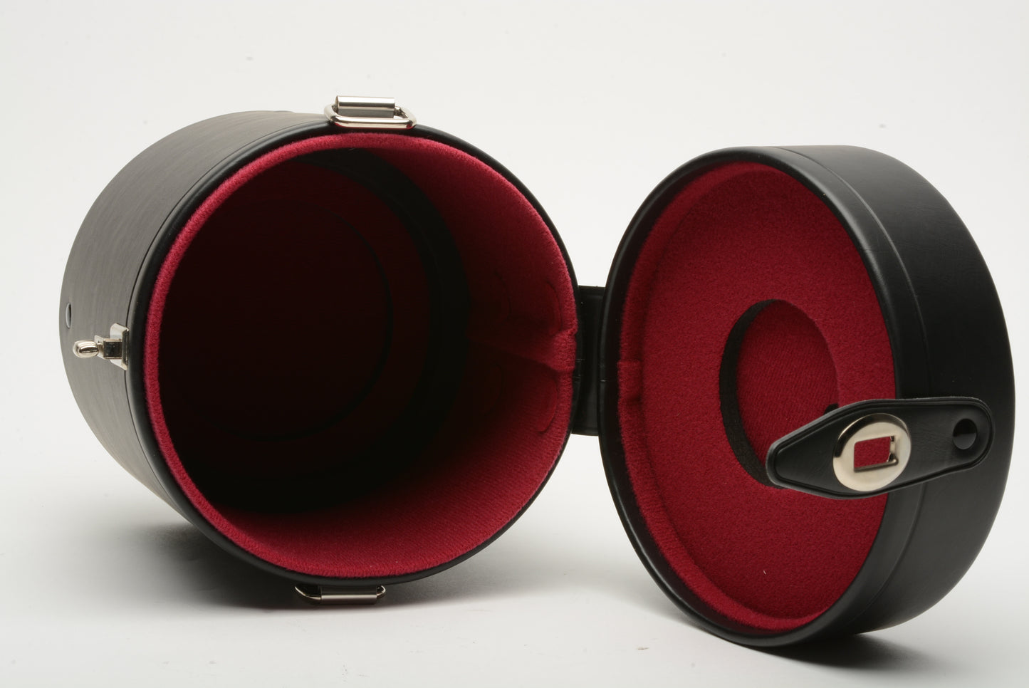 Nikon CL-74 lens case for Nikkor AF 28-70mm f2.8 lenses, very clean, barely used