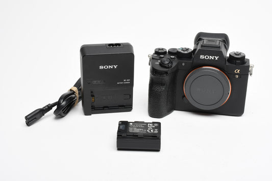 Sony A9 II Mirrorless Body, Only 3934 Acts!!, Batt+charger+cap, Mint-