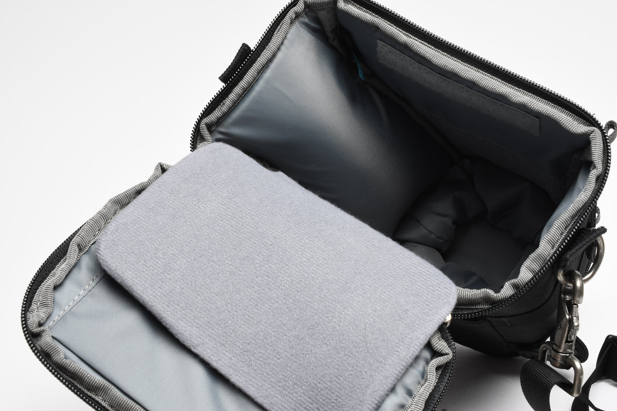 ThinkTank Digital Holster 20 V2 padded camera case, very clean (Black)