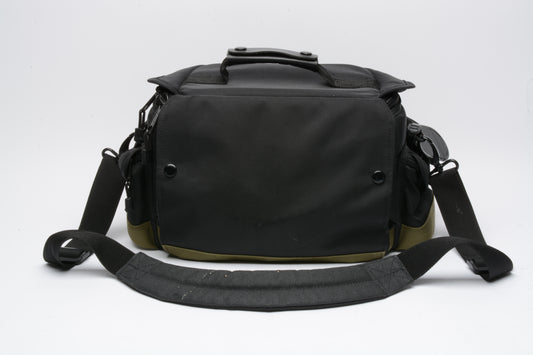 Canon camera shoulder bag / Belt pack 11 x 7 x 7", nice quality (Black/Olive)