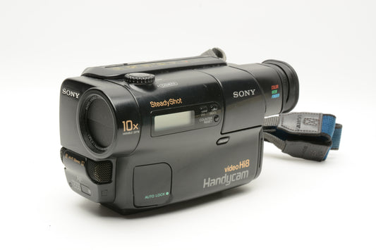 Sony CCD-TR500 Hi-8 Video camcorder bundle, 2batts, AC, tested, Great!