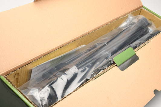 Magnus VT4000 Video tripod, fluid head, QR plate, case, New in Box