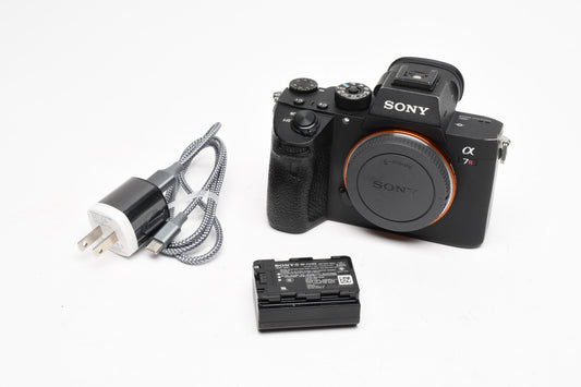 Sony A7R III Mirrorless Body, 75K Acts, Tested, Works great