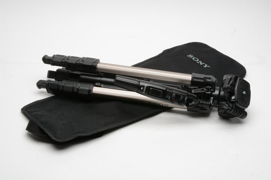 Sony VCT-D680RM Remote Control Tripod, QR plate and case, Nice