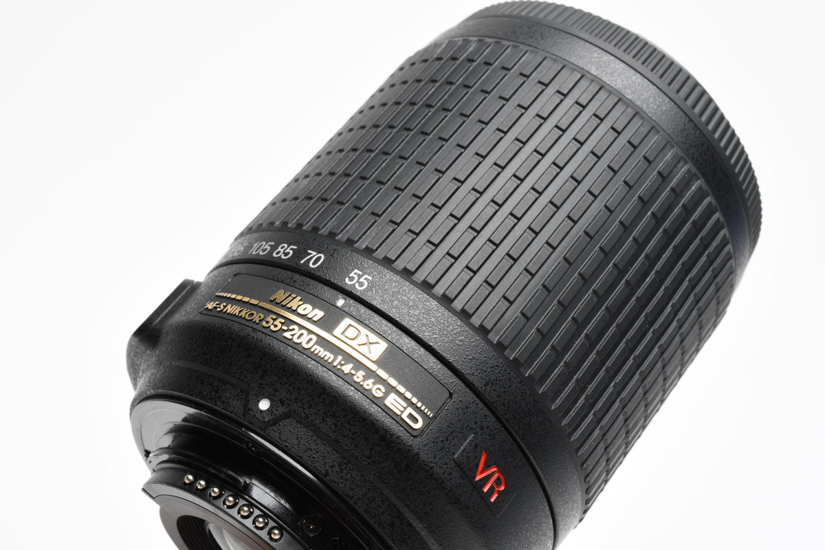 Nikon AF-S 55-200mm f4-5.6G ED DX VR, Caps, Hood, Mint-