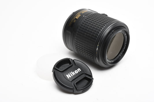 Nikon Nikkor AF-S DX 18-140mm f3.5-5.6G ED VR Lens w/Caps, Nice