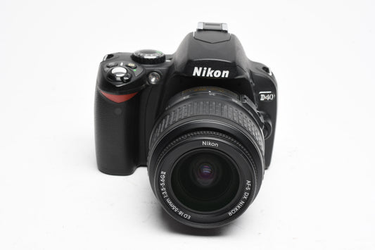 Nikon D40 DSLR body w/Nikkor 18-55mm f3.5-5.6G ED II, 2Batts+Case, Great!