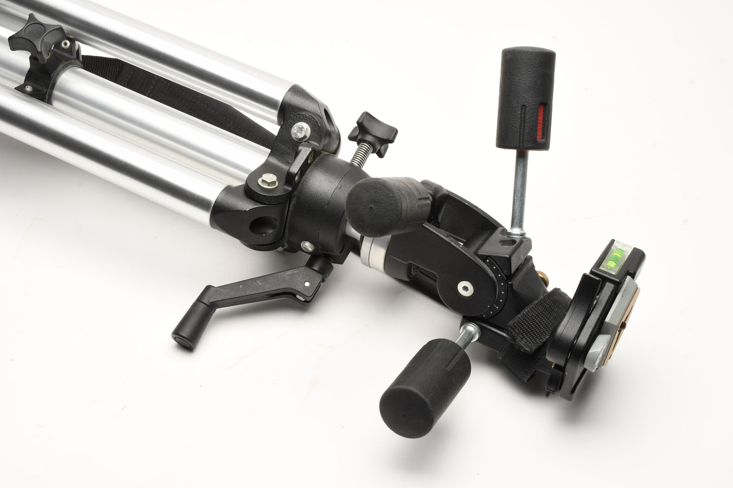 Manfrotto 3033 tripod legs w/3047 pan head, strap, QR plate, Great!