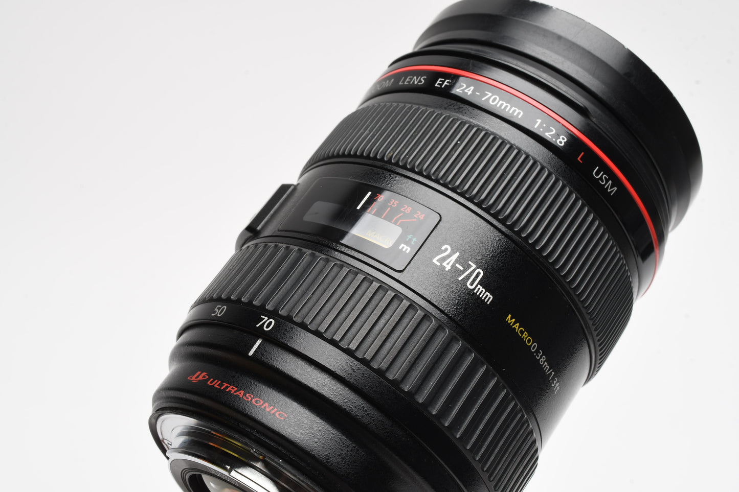 Canon EF 24-70mm f2.8L USM zoom lens, very sharp, Good!