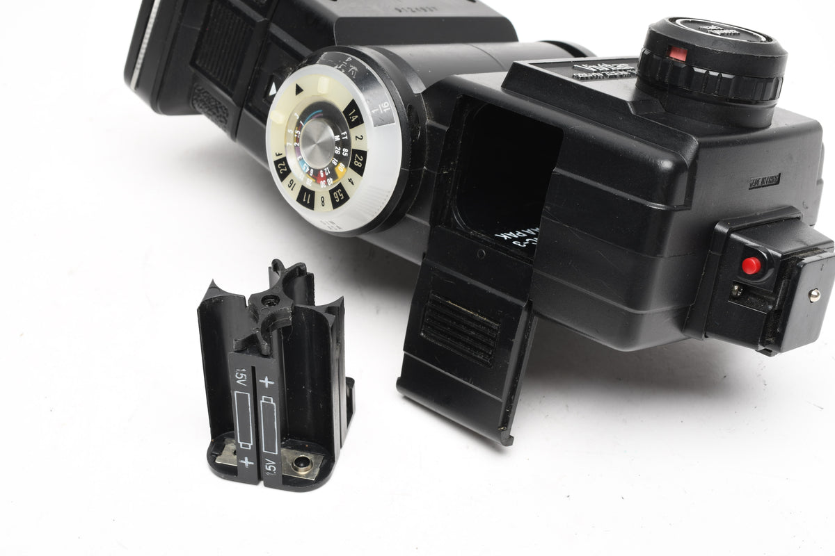 Vivitar Zoom Thyristor 285HV Flash w/Sync cord, Diffuser, Tested, Great!