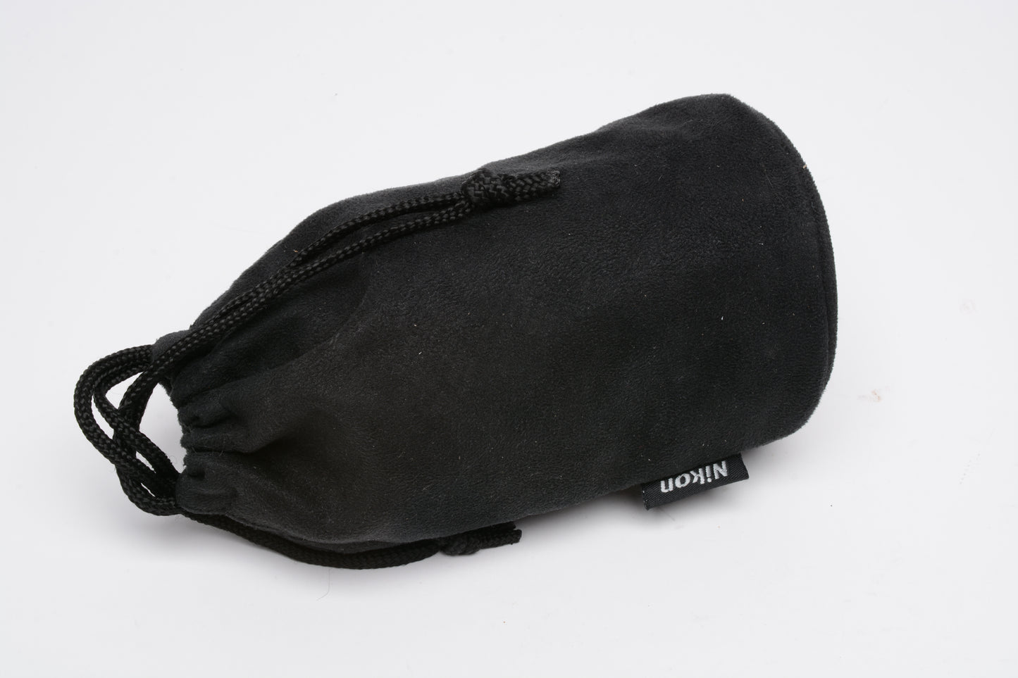 Nikon AF-S Nikkor 55-200mm F4-5.6G ED DX VR zoom lens, caps+Pouch