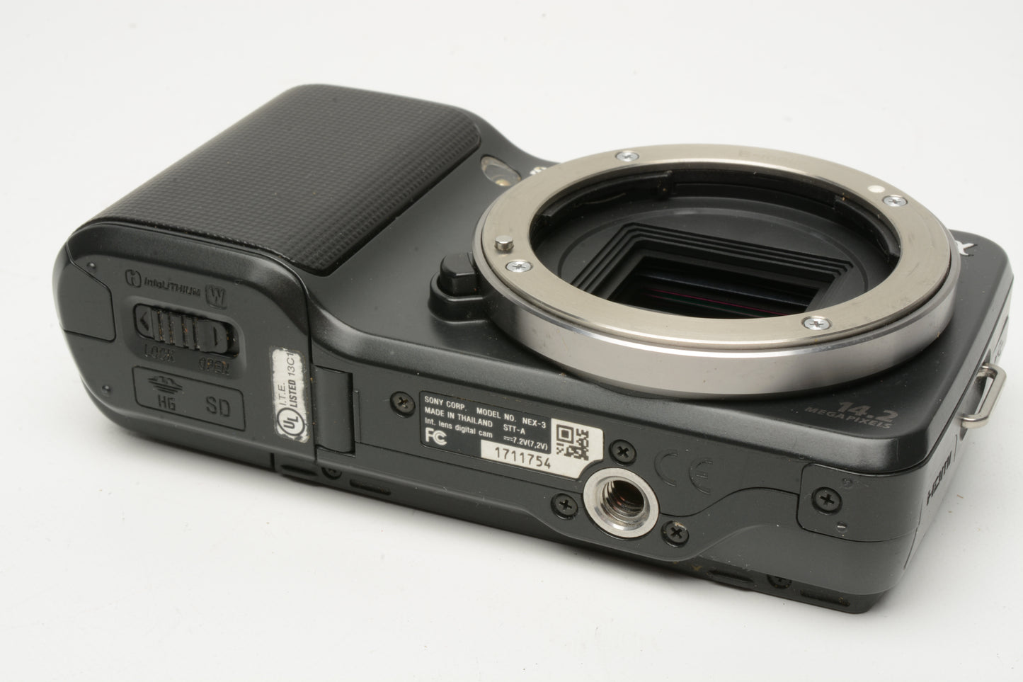 Sony NEX-3 camera body, 2batts, charger, strap +Flash, Only 6750 Acts