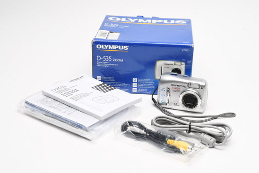 Olympus D535 Zoom 3.2MP Digital Point&Shoot, Cables, Boxed, Works!