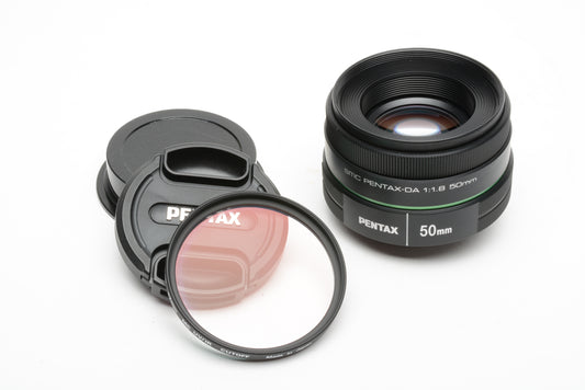 Pentax DA 50mm f1.8 AF lens w/caps + UV filter, Mint