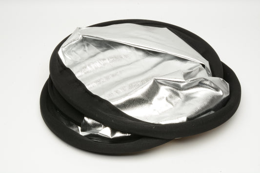 Westcott Illuminator 30” reflector Reflective Sunlight/ Reflective Silver, Very clean