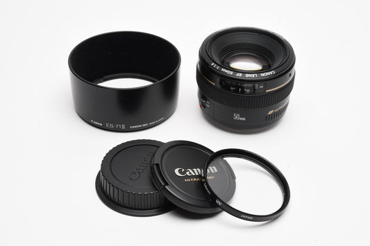 Canon EF 50mm f1.4 USM Lens, Caps, Mint- +UV & ES-71 II lens hood