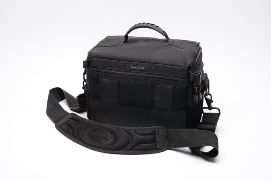 LowePro NOVA 4 AW padded camera bag w/dividers, clean (Black)