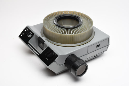 Kodak Ektagraphic III E Carousel Projector, Zoom, Tray, Remote, Tested, Great!