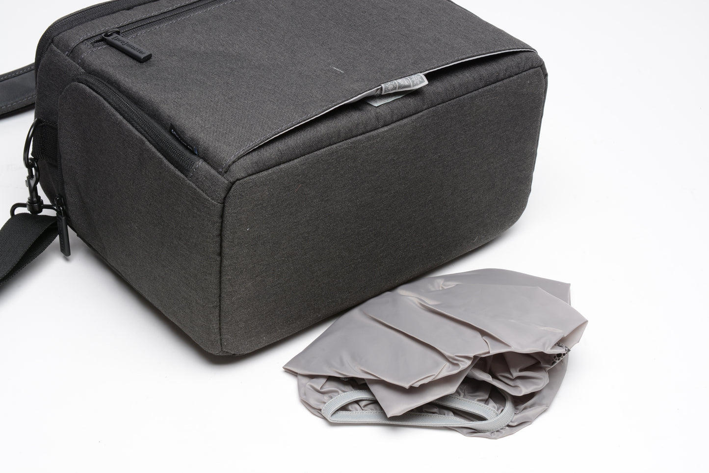 Promaster Cityscape 40 Camera Case should bag (Charcoal), Very clean