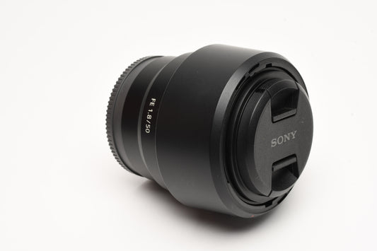 Sony 50mm f1.8 FE SEL50F18F Prime lens, Hood, Sharp!