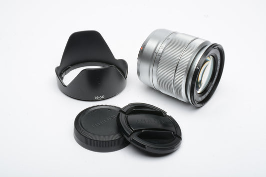 Fujifilm 16-50mm Super EBC XC f3.5-5.6 OIS, caps, hood