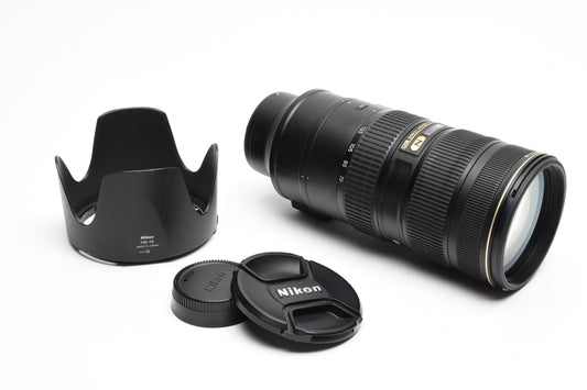 Nikon AF-S Nikkor 70-200mm f2.8G ED VR II zoom lens, Hood, Sharp!