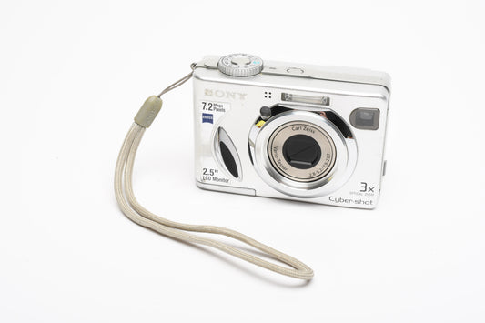 Sony CyberShot DSC-W7 7.2MP Digital Point&Shoot w/Strap and 2GB Memory Stick, Great!