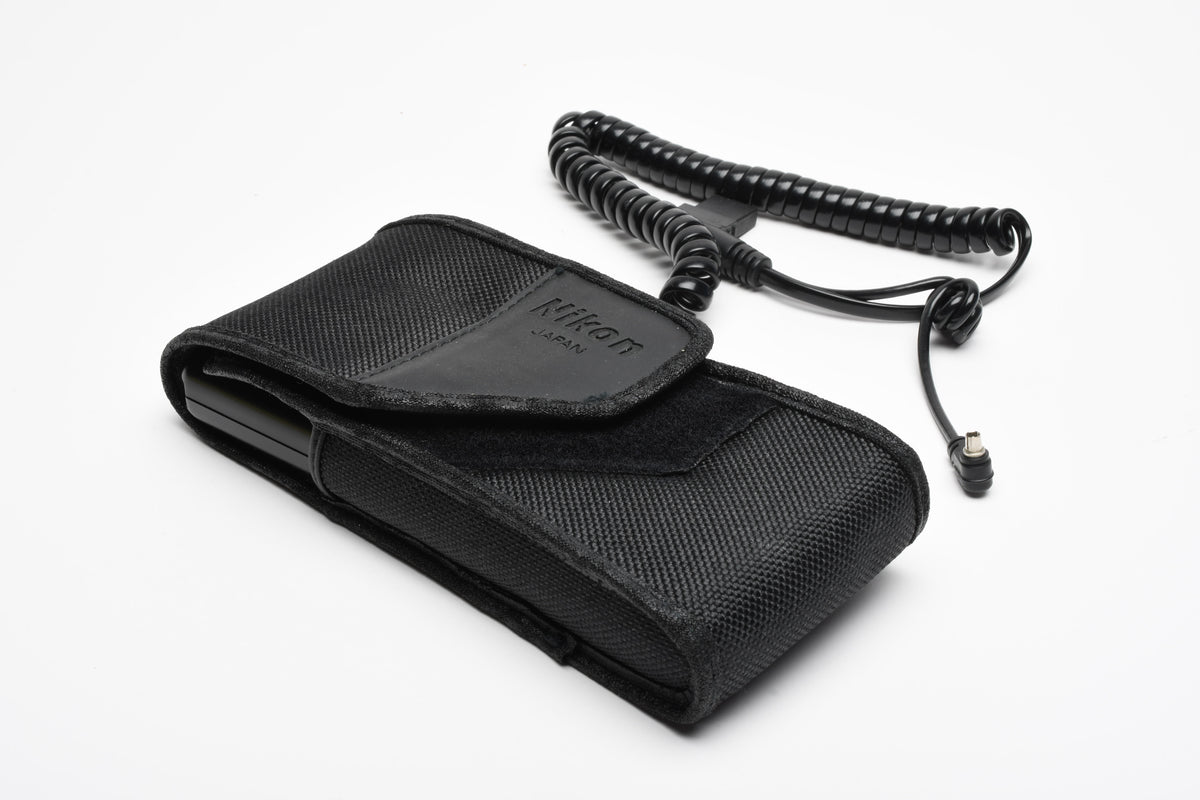 Nikon SD-8 Remote AA battery pack for Nikon Flashes