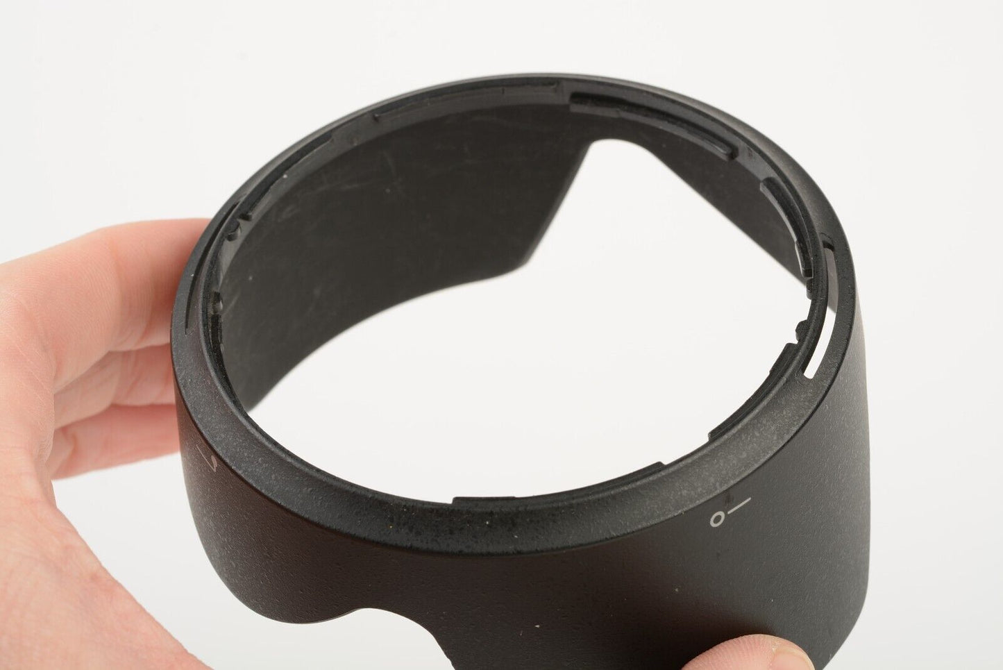 Nikon HB-35 Bayonet lens hood for AF-S 18-200mm zoom lens