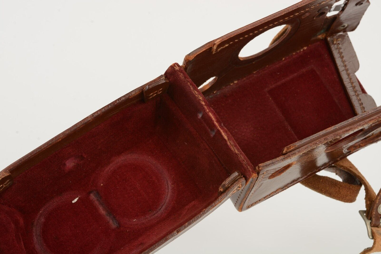 Rolleiflex 2.8D leather eveready case w/ strap, very clean condition