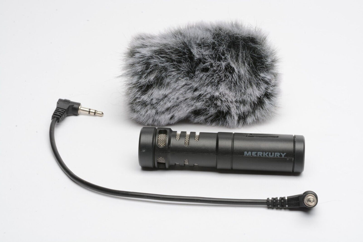 Merkury Smartphone Microphone w/ Cable and Wind Screen, Nice