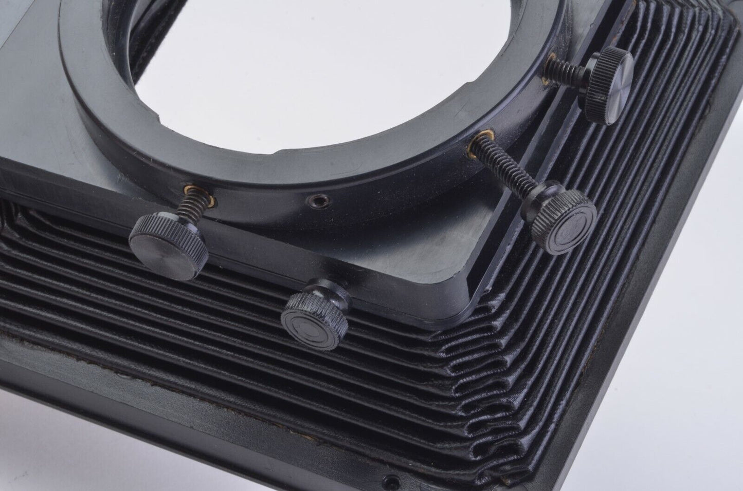 Lindahl Bellows With Set of Magnetic Vignettes, nice and clean